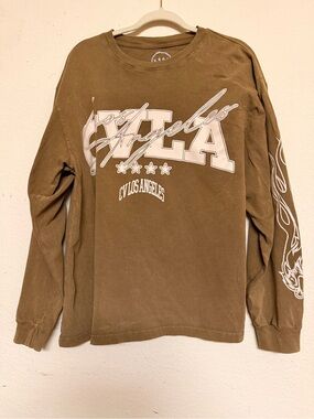 CV Los Angeles Olive Graphic Long-Sleeve Tee